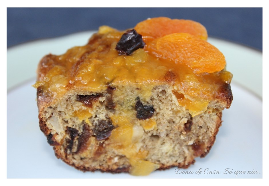 Bolo de banana com sementes e nozes - Santo Legume